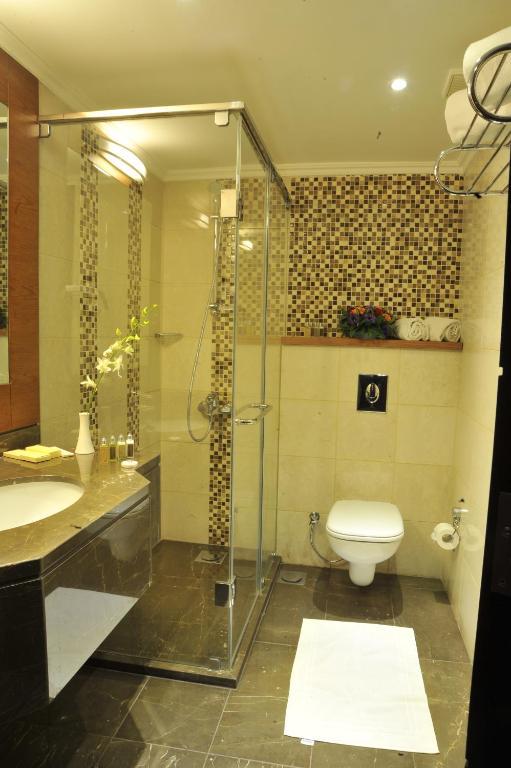 Lancaster Raouche Hotel 4*