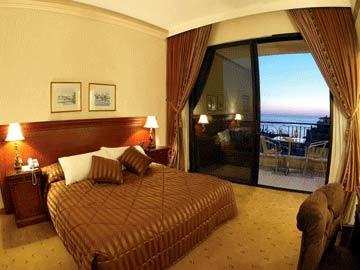 Lancaster Raouche Hotel